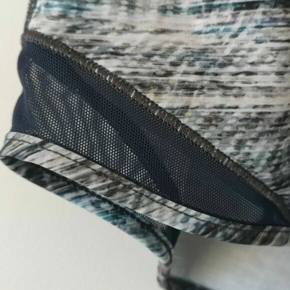 NWT LULULEMON DGTO/TRNV Multi Color Hotty Hot Low Rise Lined 4" Shorts Size 2 - Picture 4 of 9